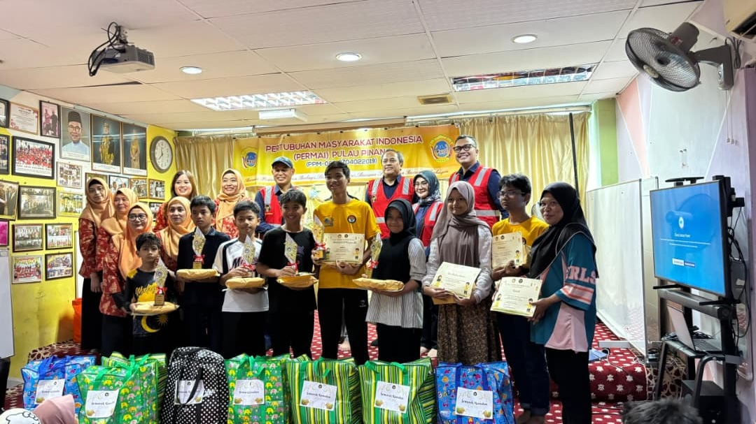 Berbagi Berkah Ramadhan, Konjen RI dan DWP KJRI Penang Kunjungi Sanggar PERMAI dan Serahkan Hadiah Lomba